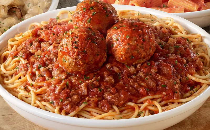 Olive Garden Spaghetti & Meatballs